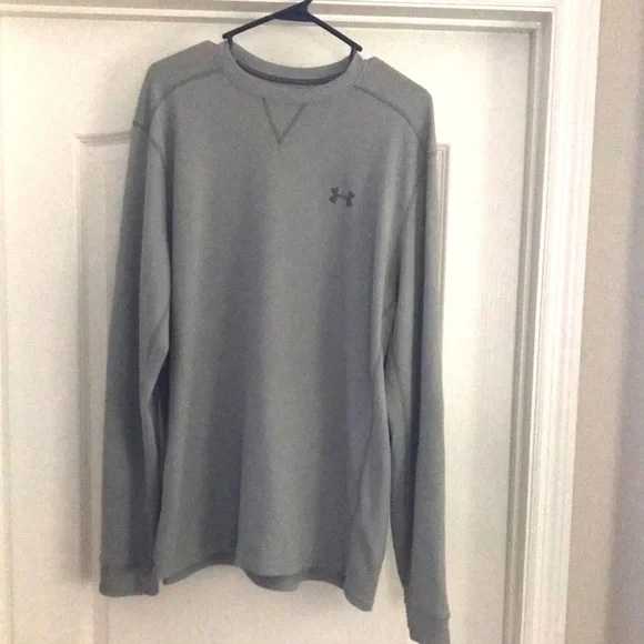 Under Armour top - Picture 1 of 5